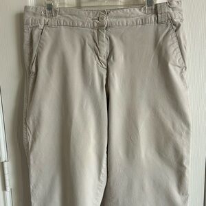Calvin Klein khakis capri pants, size 10